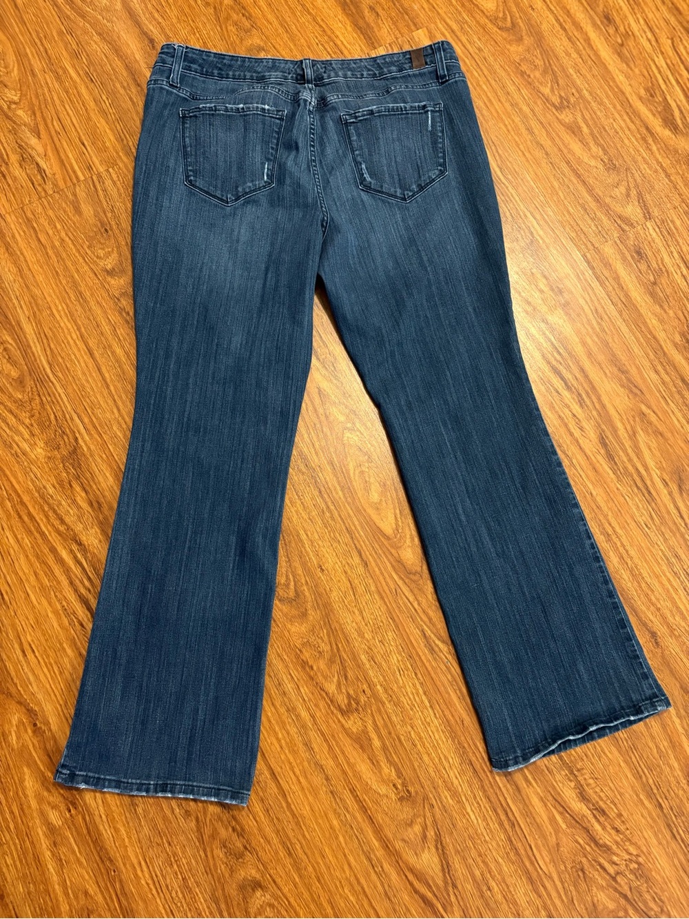 Simply Vera Vera Wang Women's Blue Medium Wash Bootcut Jeans Stretch 16W - Picture 10 of 12